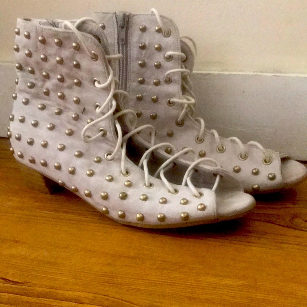 Super Cute Joyfolie Open peep toe lace up Sandals